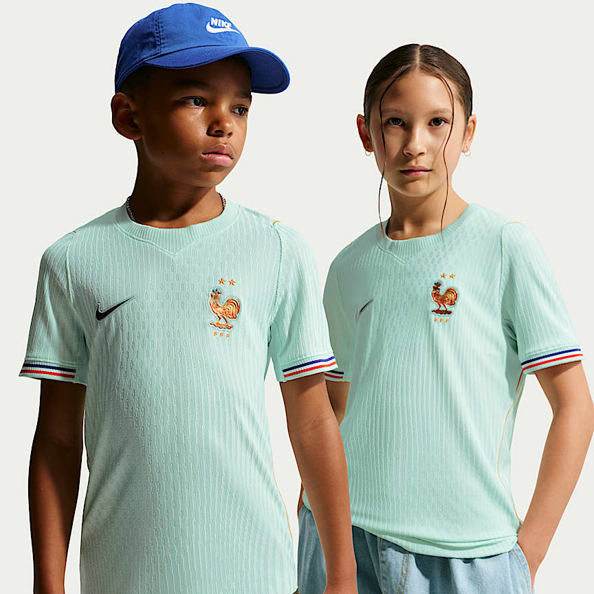 France x Jacquemus Older Kids' Short-Sleeved Football Top. Nike CH